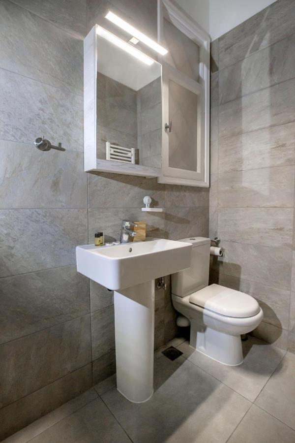 Isora Apartment By Ghh Athens Ngoại thất bức ảnh