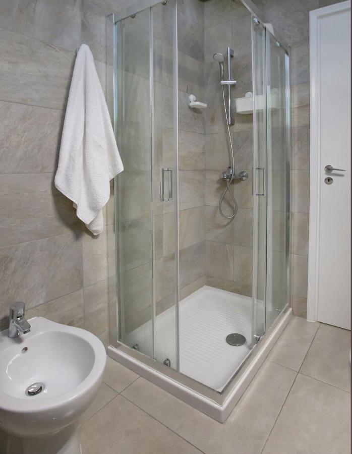 Isora Apartment By Ghh Athens Ngoại thất bức ảnh
